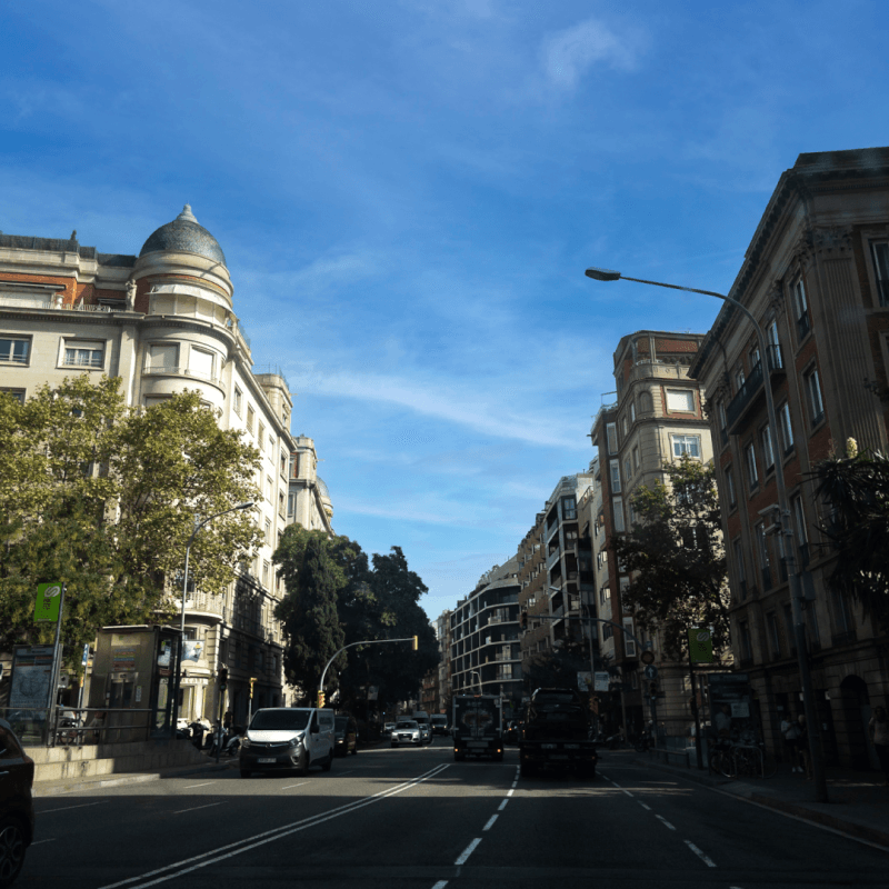 Compramostupiso.com en cualquier zona de Barcelona rápido o urgente