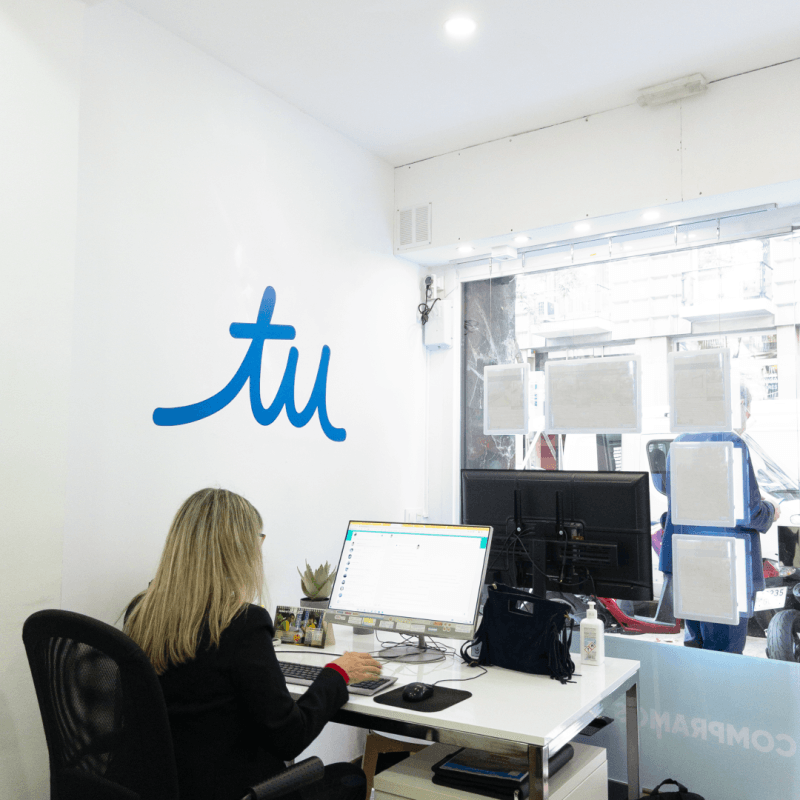 Local COMPRAMOStuPISO.COM en Barcelona listos por si quieres vender tu piso en Barcelon